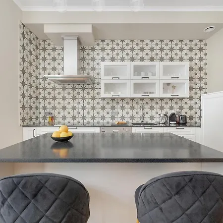 Апартаменты Aesthetic One Bedroom In By Renters *