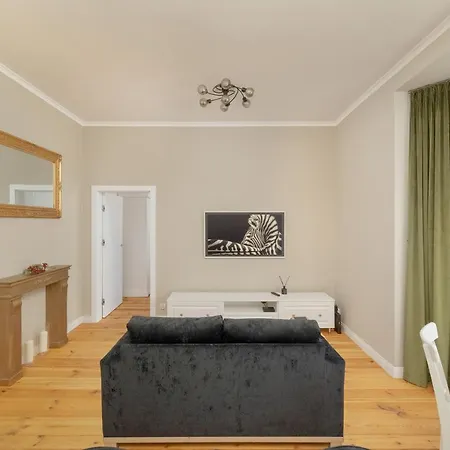 Aesthetic One Bedroom In By Renters * Вроцлав