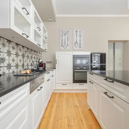 Aesthetic One Bedroom In By Renters アパート *