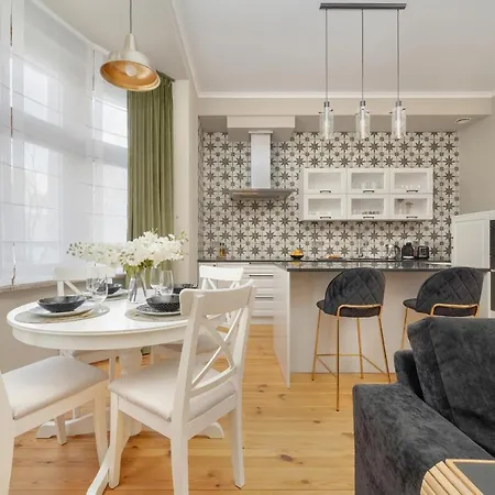 Апартаменты Aesthetic One Bedroom In By Renters