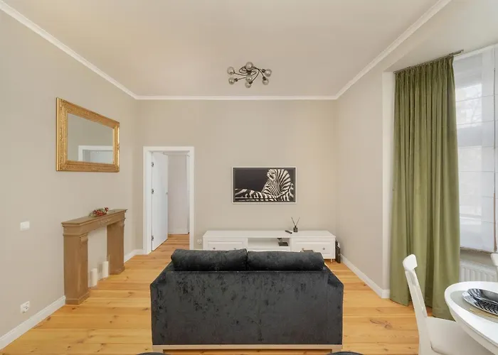 Aesthetic One Bedroom In By Renters * Wrocław