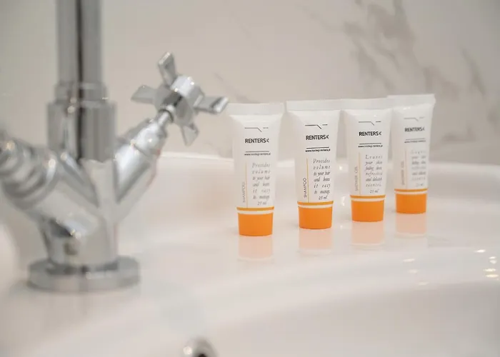 Aesthetic One Bedroom In By Renters * Wrocław