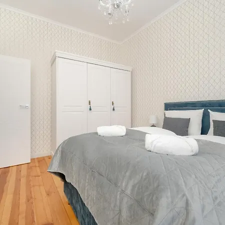 Aesthetic One Bedroom In By Renters